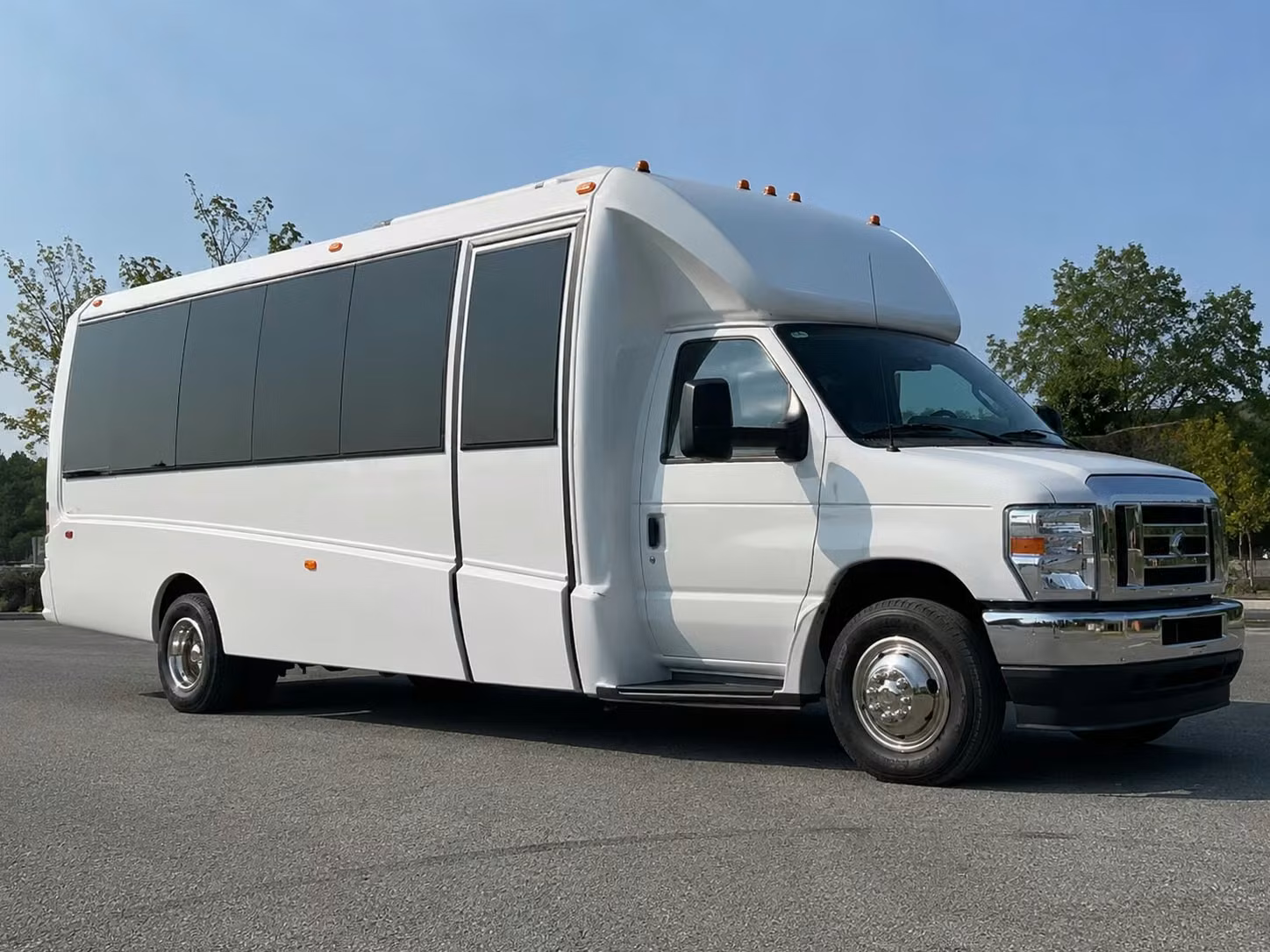 redmond prom groups love party buses with built in amenities for the ride there and back