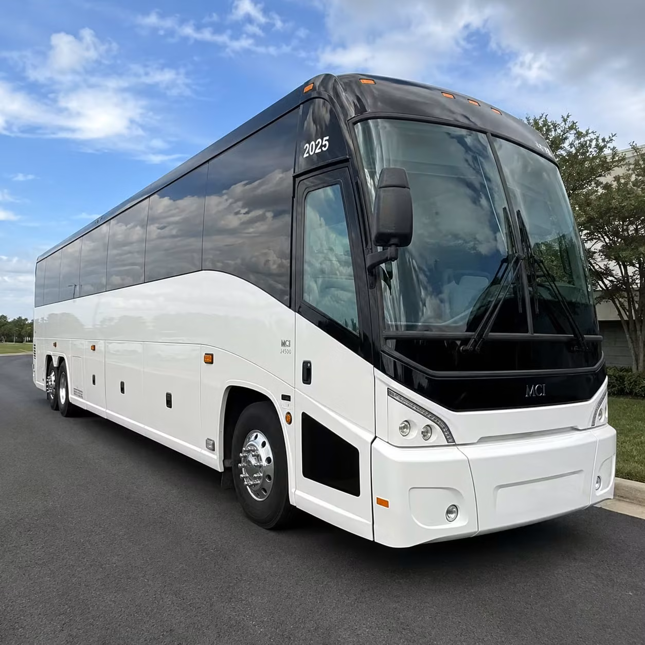 redmond tech campus shuttle services for microsoft amazon and eastside employers