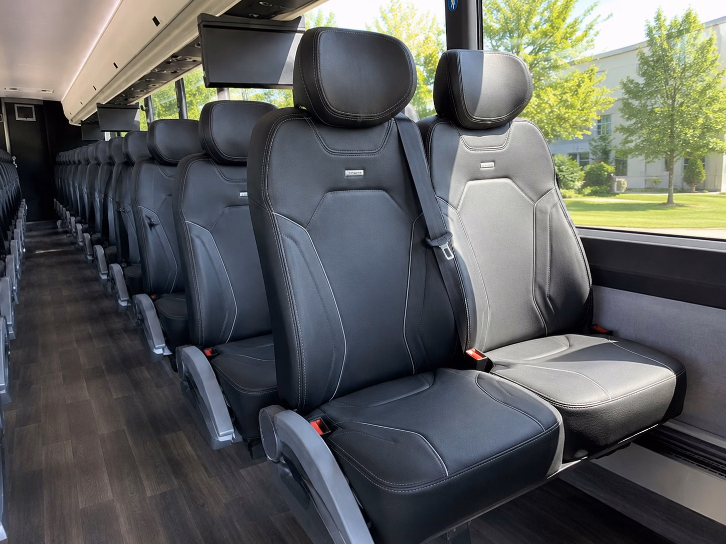 shuttle guests between redmond wedding venues and eastside hotels without the headache